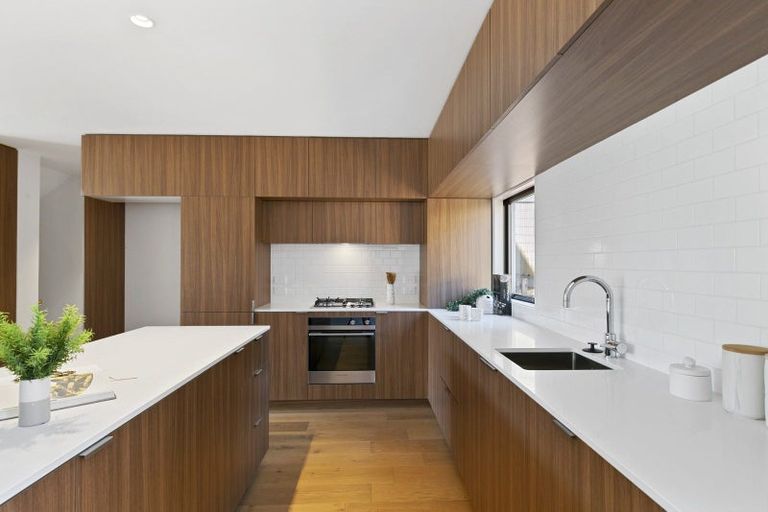 Photo of property in 83 Melbourne Road, Island Bay, Wellington, 6023