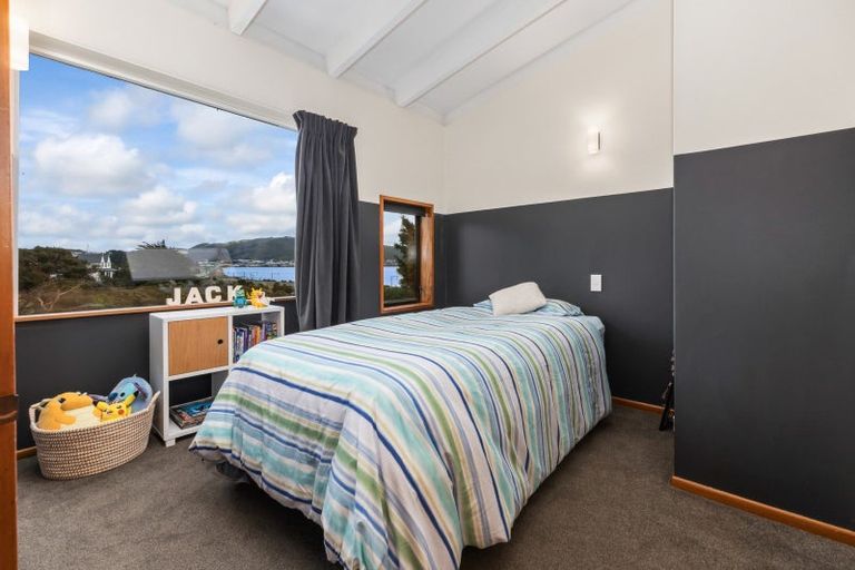 Photo of property in 7 Ayr Place, Papakowhai, Porirua, 5024