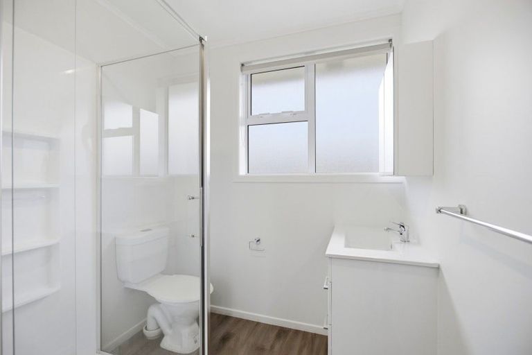 Photo of property in 5a-c Pohutukawa Drive, Tokoroa, 3420