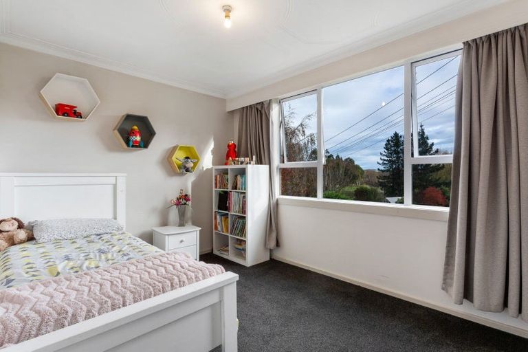 Photo of property in 12 Waldron Crescent, Green Island, Dunedin, 9018