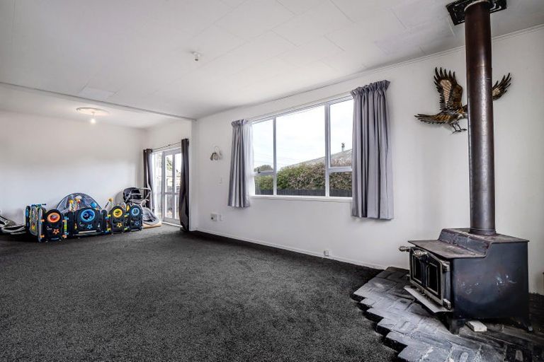Photo of property in 15a Queens Road, Glen Avon, New Plymouth, 4312