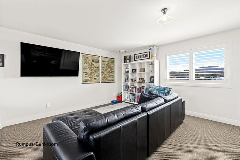 Photo of property in 26 Sandpiper Avenue, Point Wells, 0986