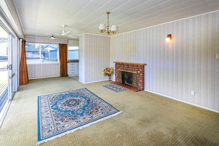 Photo of property in 68 Watt Street, Coromandel, 3506