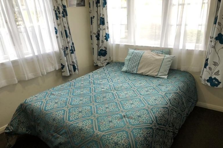 Photo of property in 11 Sinclair Street, Ebdentown, Upper Hutt, 5018