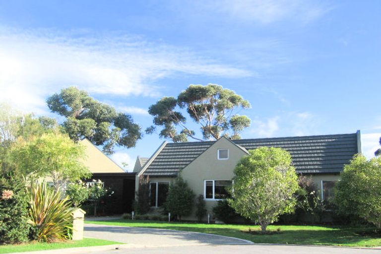 Photo of property in 5 Rae Lane, Paraparaumu Beach, Paraparaumu, 5032