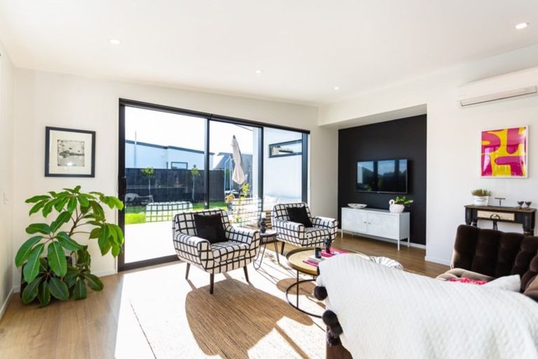 Photo of property in 37 Roys Street, Marshland, Christchurch, 8083