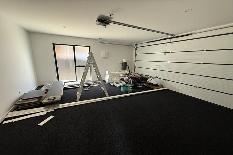 Photo of property in 21 Catalina Avenue, Rosehill, Papakura, 2113