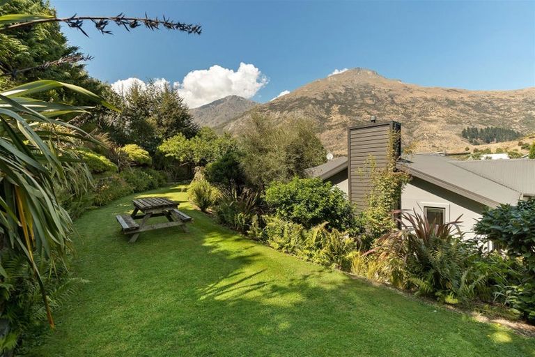 Photo of property in 8 Quill Street, Lake Hayes, Queenstown, 9304