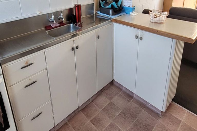 Photo of property in 24 Maire Street, Inglewood, 4330