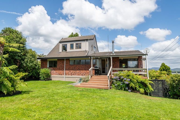 Photo of property in 49 Grand Vue Road, Kawaha Point, Rotorua, 3010
