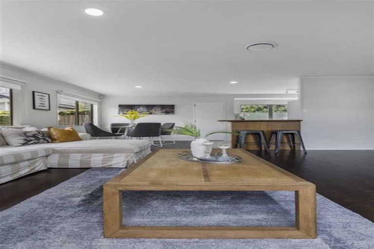 Photo of property in 2/4 Gibraltar Street, Howick, Auckland, 2014