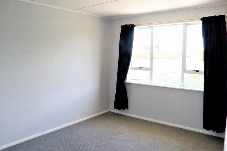 Photo of property in 5 Glenn Street, Castlecliff, Whanganui, 4501
