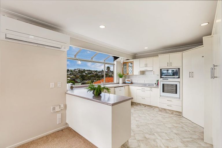 Photo of property in 45c Hyde Road, Rothesay Bay, Auckland, 0630