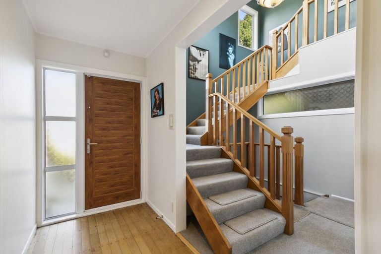 Photo of property in 9 Khouri Avenue, Karori, Wellington, 6012