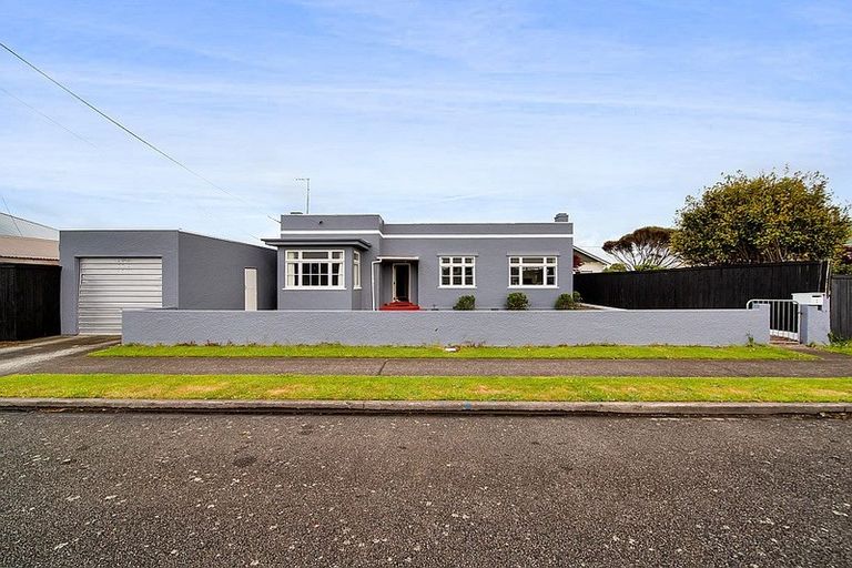 Photo of property in 1 Disraeli Street, Hawera, 4610