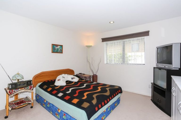 Photo of property in 17 Magnolia Drive, Waiuku, 2123