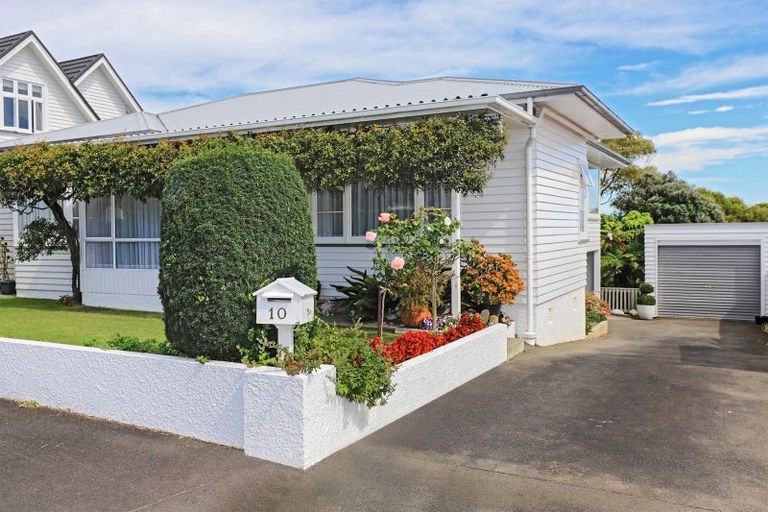 Photo of property in 10 Coleman Terrace, Hospital Hill, Napier, 4110