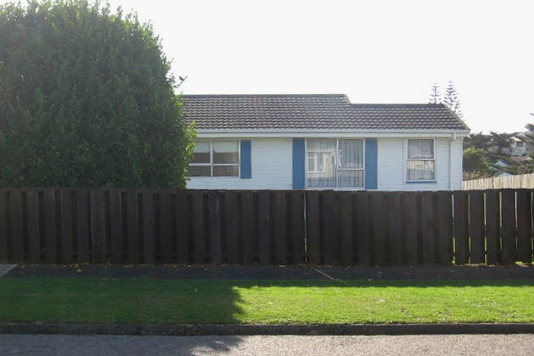 Photo of property in 7 Whanga Crescent, Titahi Bay, Porirua, 5022