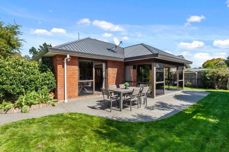 Photo of property in 93 Waratah Street, Avondale, Christchurch, 8061
