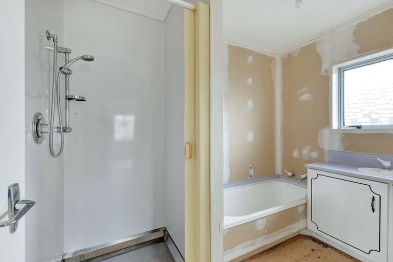 Photo of property in 15b Miro Street, Merrilands, New Plymouth, 4312