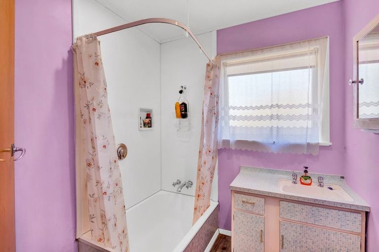 Photo of property in 30 Anthony Grove, Paraparaumu Beach, Paraparaumu, 5032