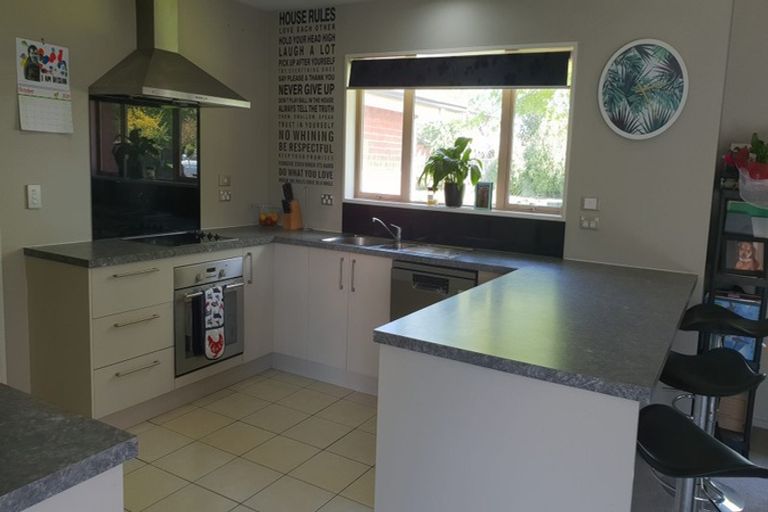 Photo of property in 27 Bridge Street, Southbridge, 7602