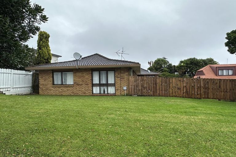 Photo of property in 6 Orangewood Drive, Northpark, Auckland, 2013