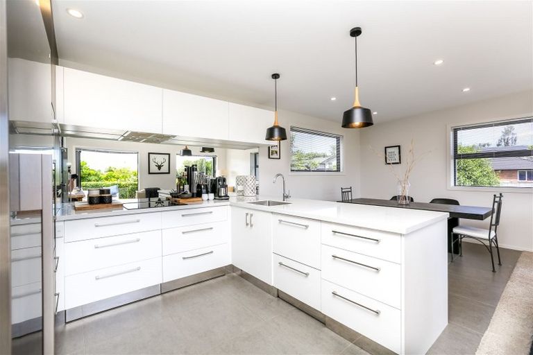 Photo of property in 82 Karamea Street, Whalers Gate, New Plymouth, 4310