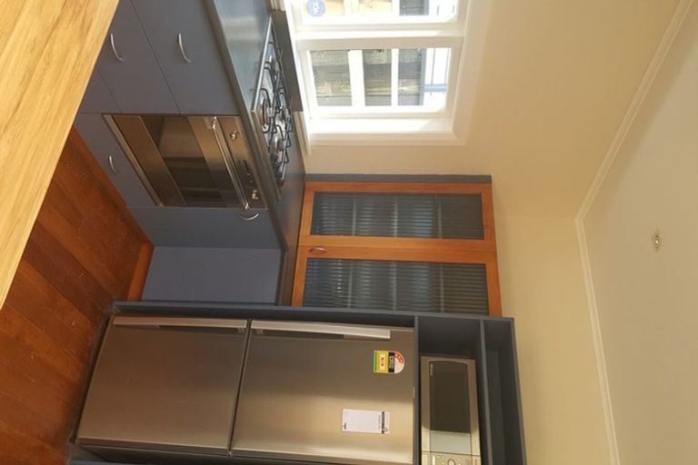 Photo of property in 8 Hinau Street, Eastbourne, Lower Hutt, 5013