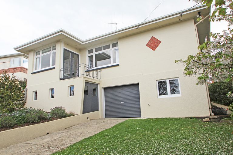 Photo of property in 14 Solway Street, Holmes Hill, Oamaru, 9401