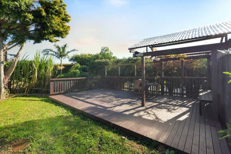 Photo of property in 150 Bleakhouse Road, Mellons Bay, Auckland, 2014