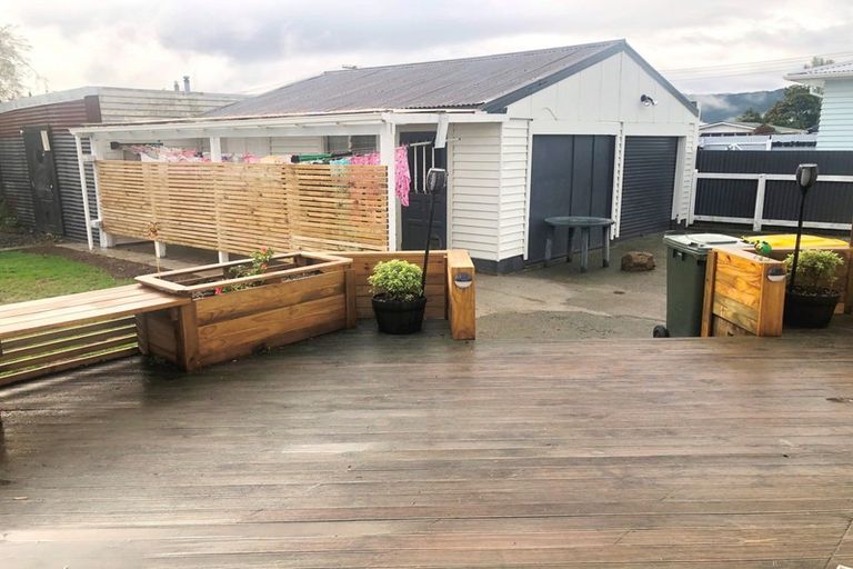 Photo of property in 21 Bledisloe Street, Levin, 5510