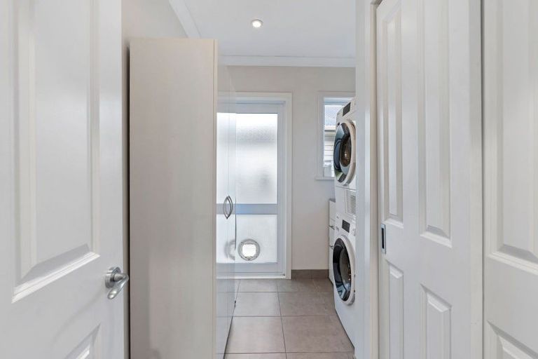 Photo of property in 225 Muritai Road, Eastbourne, Lower Hutt, 5013