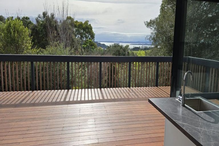 Photo of property in 67 Whites Road, Whitford, Howick, 2571