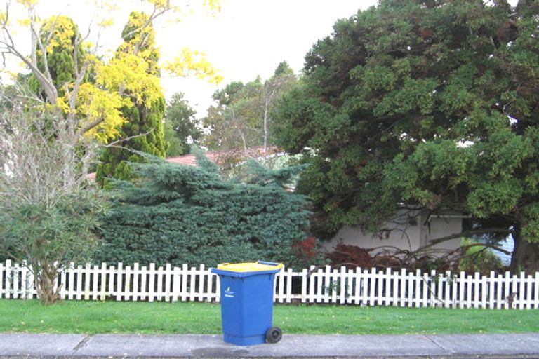 Photo of property in 36 Waipani Road, Te Atatu Peninsula, Auckland, 0610