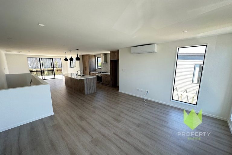 Photo of property in 20b Crestview Rise, Papakura, 2110