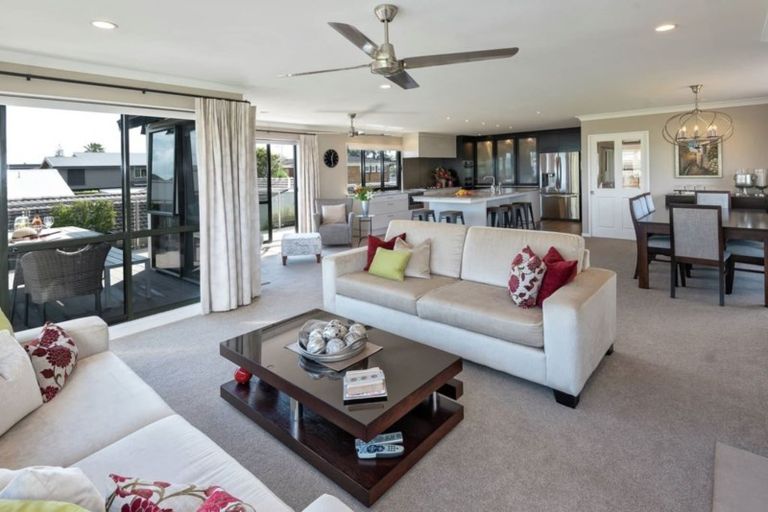Photo of property in 14a The Parade, Bucklands Beach, Auckland, 2012