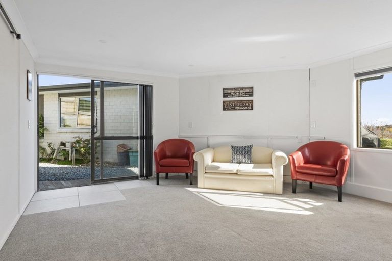 Photo of property in 60 Adler Drive, Ohauiti, Tauranga, 3112