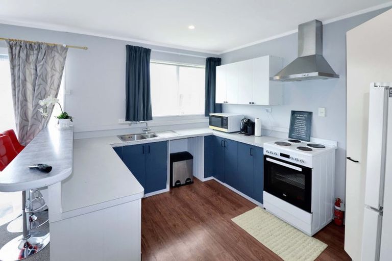 Photo of property in 2a Colchester Crescent, Newlands, Wellington, 6037