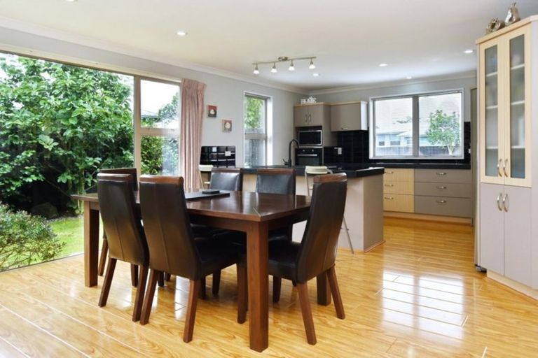 Photo of property in 23 Papaumu Green, Parklands, Christchurch, 8083