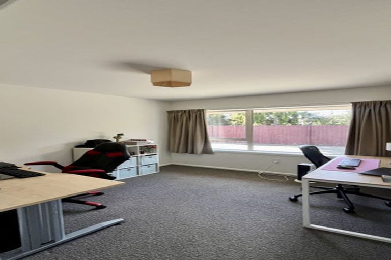 Photo of property in 1/25 Grahams Road, Ilam, Christchurch, 8041