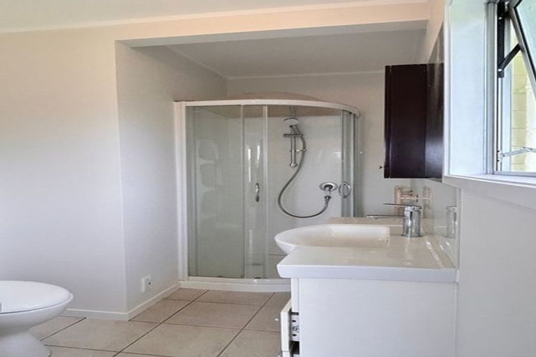 Photo of property in 21 Shanaway Rise, Hillcrest, Auckland, 0627