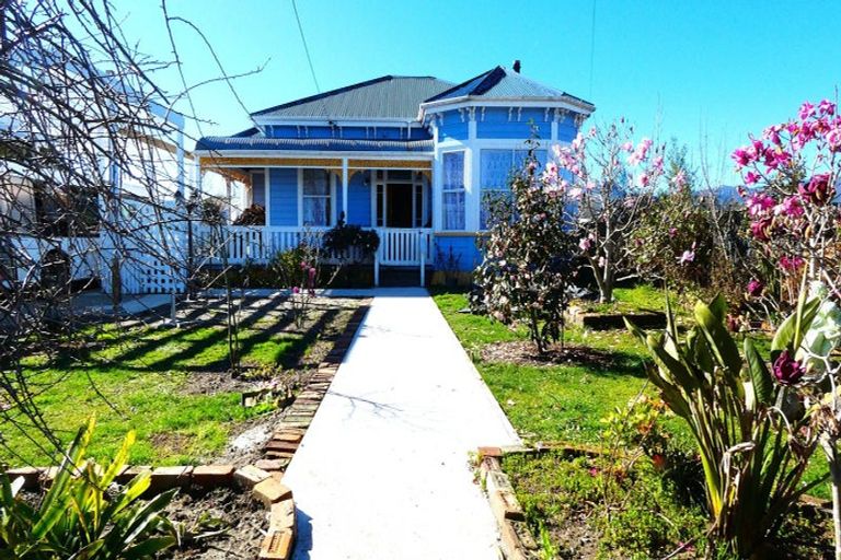 Photo of property in 123 Queen Street, Westport, 7825