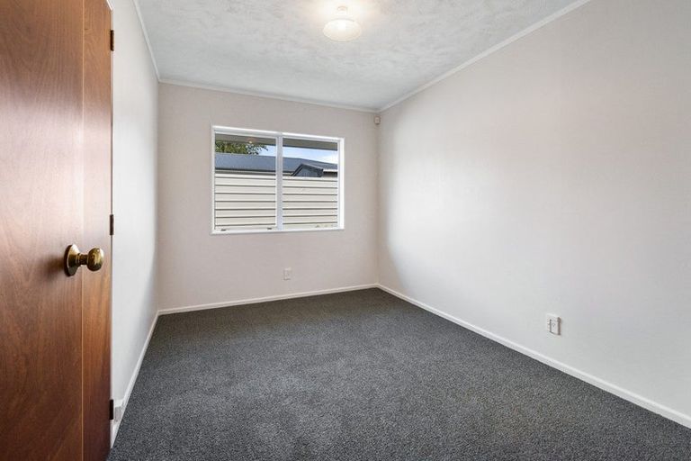 Photo of property in 1b Hendon Place, West End, Palmerston North, 4412