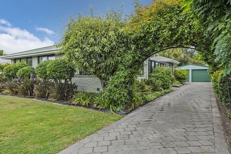 Photo of property in 413 Yaldhurst Road, Russley, Christchurch, 8042