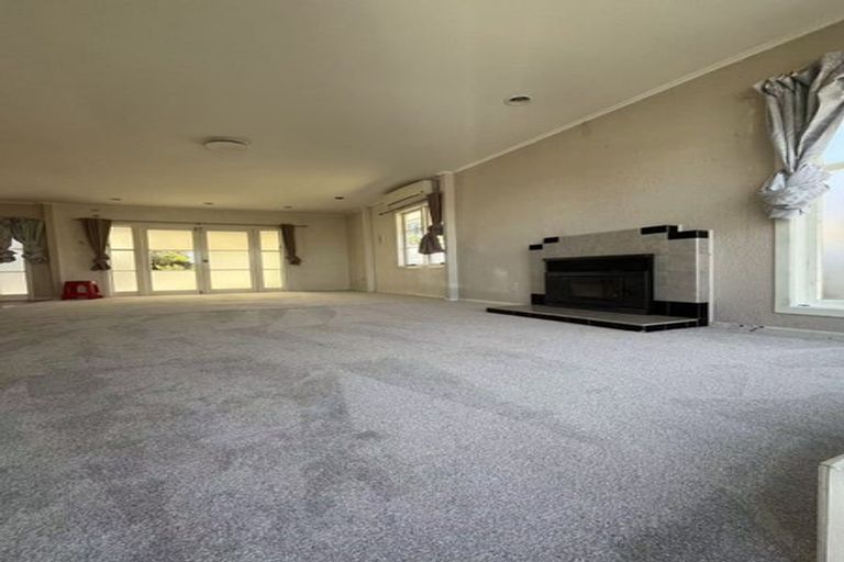 Photo of property in 37 Strid Road, Te Atatu South, Auckland, 0610