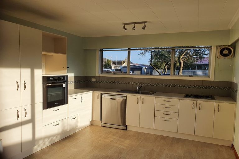 Photo of property in 1/77 Memorial Avenue, Ilam, Christchurch, 8053