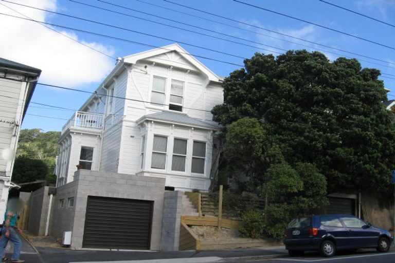 Photo of property in 71 Brougham Street, Mount Victoria, Wellington, 6011