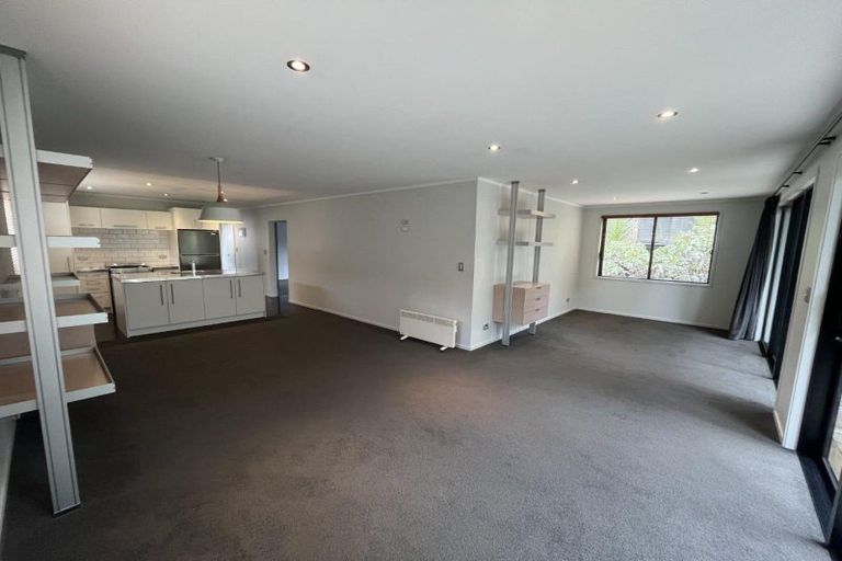 Photo of property in 9a-e Moulton Street, Moturoa, New Plymouth, 4310