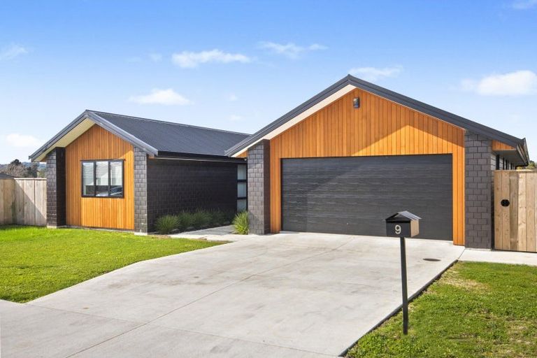 Photo of property in 9 Booker Drive, Tuakau, 2121